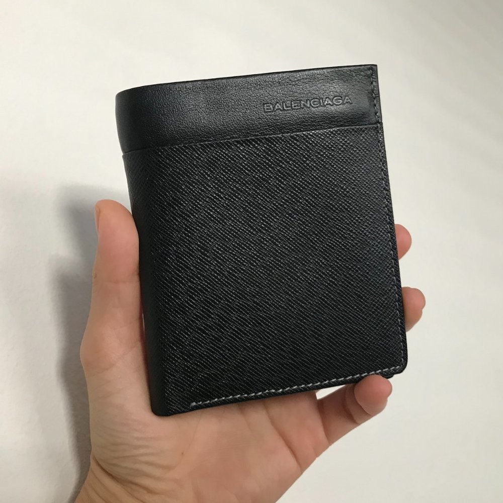 MENS NEW Balenciaga Wallet!